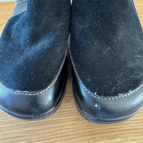 Naturalizer Black Suede Mules - Picture 4 of 7